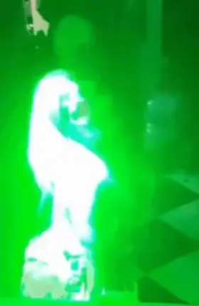 Lexi shaking her ass 😈