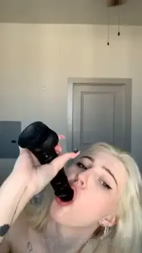 Damn, she's craving D💦 (Press Post for Huge Mega)