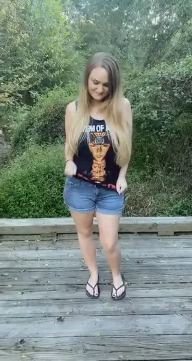 Tits out for SOAD!! [drop]