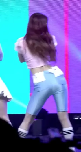 ICHILLIN' - E.JI