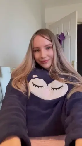 Pyjama on, pyjama off.. Here’s my 18 year old nipples for your timeline 💝 [oc]