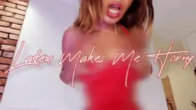 Nothing makes me feel more sexy than tight and shiny latex 🔥🔥🔥 Do you like rubber clothing?