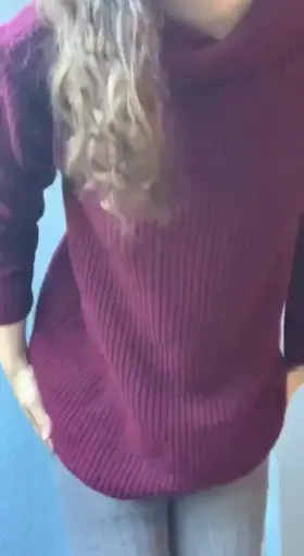 I wish sweater & thigh high season was year round