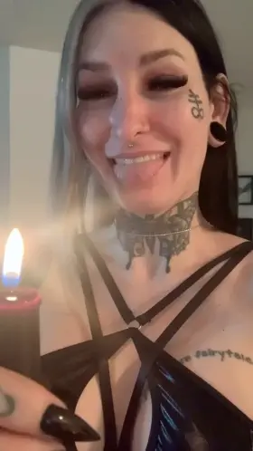 I love my boyfriend 🖤… but I also love to hurt & humiliate him 😈