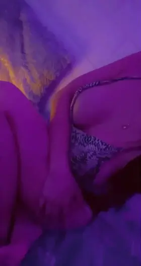 If you're looking for Asian teen. I'm the one! 19 Single from Philippines