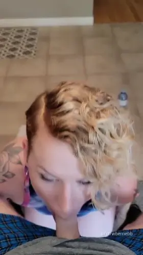 I'd skip Thanksgiving dinner to suck cock instead anyday