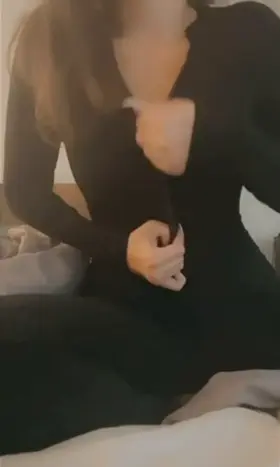 These natural DDD’s don’t like being suffocated 🤷🏻‍♀️💜