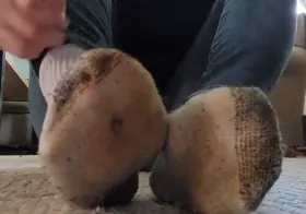 Today's heat index was over 85°F🔥🔥🔥🥵🥵🥵 Wore these size small book socks inside my steel toed boots for over 12 hours 😫😭