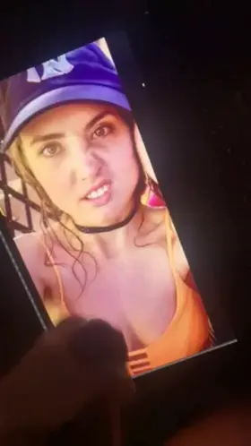 Anyone else wanna do her? She needs loads, DM me if you wanna add. (I don’t trib fyi)