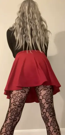 Force me against the wall