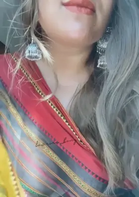 A saree tease for this festive season 🥰