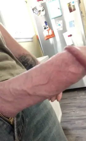 My big fat throbbing cock poppin out of my jeans 👖🍆