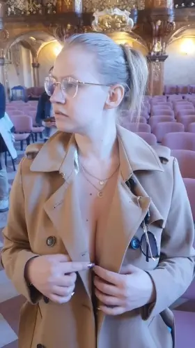 It's a cool historic site, but no matter. In this video you see a classic cat and mouse game. Enjoy. Heh