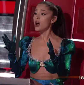 Ariana Not only wide open but waiting to recive💄👅💦