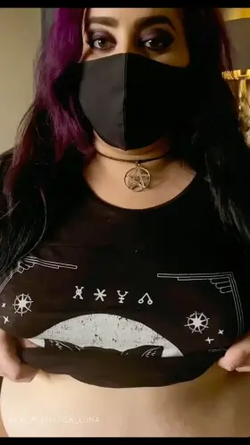 Who enjoys titties in slow motion?