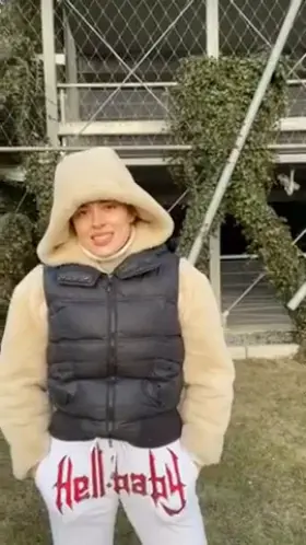 Just me behind the scene fooling around [OC] [F]