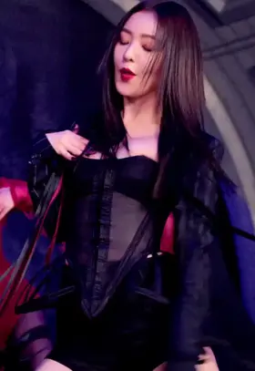 Nip slip in MV Red velvet - Irene