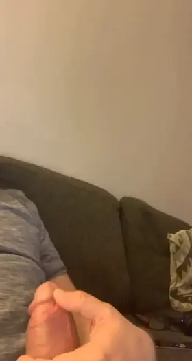 Its one of my older clips, but damn what i enjoyed this moment. Frenulum stimulation is a very powerful way to make a cock cum. But i only wished it was a female tongue doing that.