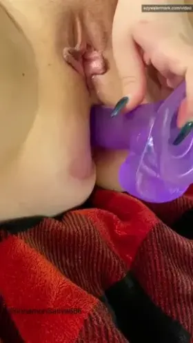 (🔊SOUND ON🔊) I wish this was your dick instead of the dildo. This is bigger than my bf and STILL not enough. Arrows up if you would show me a real good time😘🥰