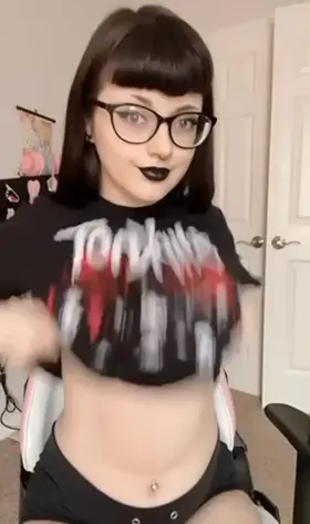 Some natural titties that need to be fucked