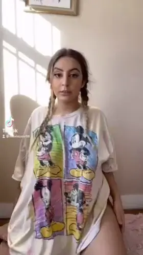 does this baggy t shirt hide them well 🙈