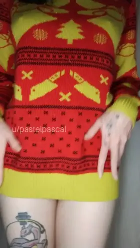 Kiss it under the mistletoe? 💚