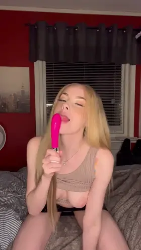 I'll blow you if you promise to finish in my mouth, deal? 😚