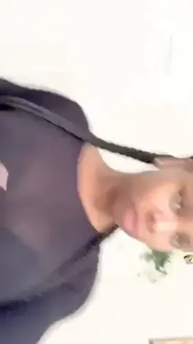 Damn her shit phat 😋🤤