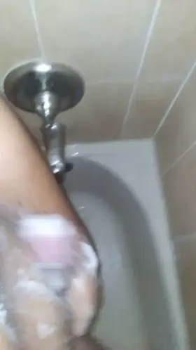 Upvote if you'd hop in the shower with me