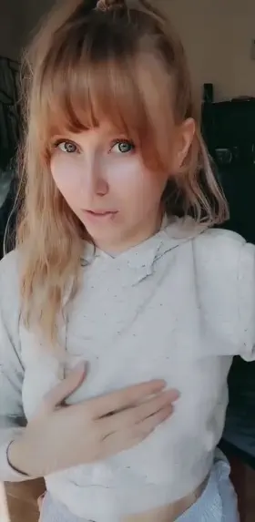 Can a Swedish 2002 teen catch your attention? 😋🇸🇪