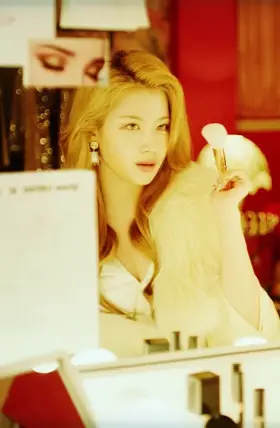 (Twice) SANA, CHAEYOUNG and JEONGYEON