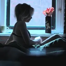 Kaley Cuoco nice plot in The Flight Attendant