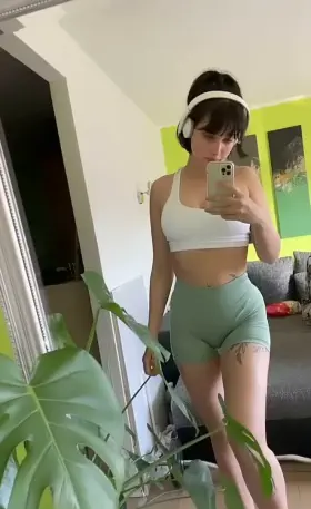 I wish a BBC would eat my Ass right now🥺 18 [F]