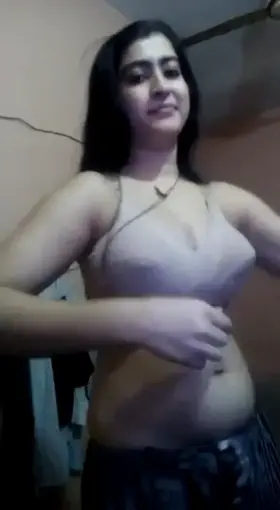 EXTREMELY HOT BHABHI SHOWING HER TITS AND PUSSY [LINK IN COMMENT] 💦💦