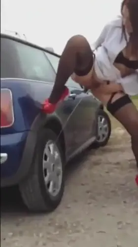 Valentina Nappi piss in public