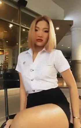 Quick flash from college slut