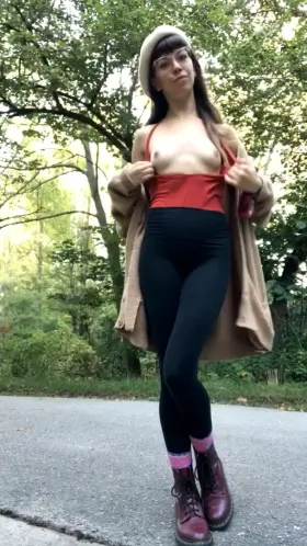 Relaxing morning stroll 🍂