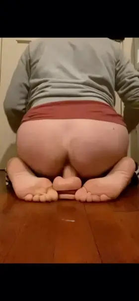 My pussy working my 8in dildo