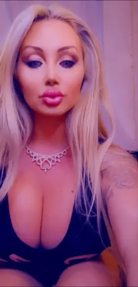 1900 movies on my whall ❗ 60% SALE for next 10 subscribers 💋 see you there ❤ LINK IN COMMENTS 🥰