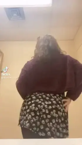 (22f) will someone dance with me 🥺🥰