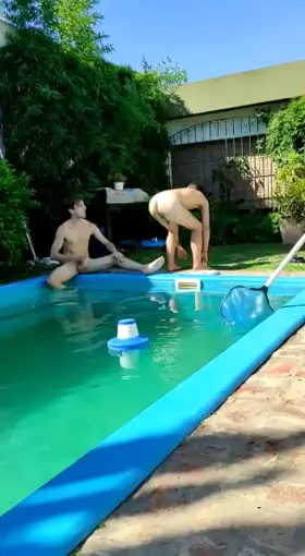 A pool day is always fun but more if we are naked and horny ... would you like to join?😏