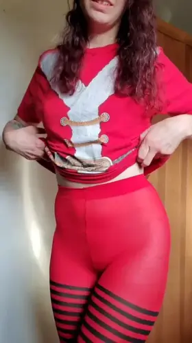 Anybody order a Christmas Milf? I'll unwrap myself so you don't have to. 😉