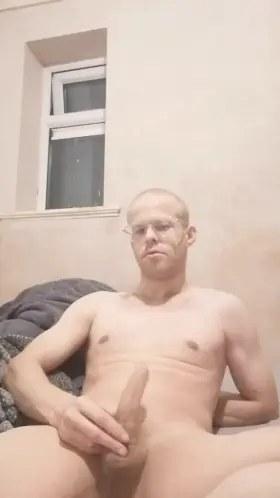 Playing with my cock 🤤😋