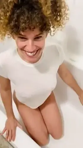 My first golden shower! I was so innocent.. [MF] MILF