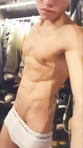 Showing some body 😳