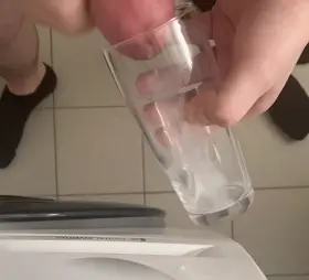 Fill cum on my moms Shampoo