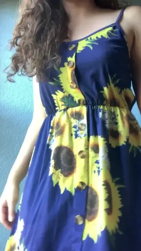 I hope you like me in (and out of) a sundress 🌻