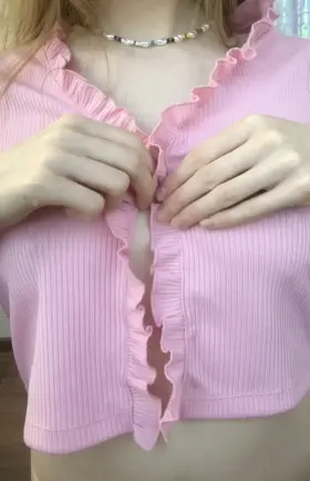 I'd fuck someone who likes my pale 18yo boobs👉👈