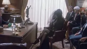 Cassandra Peterson - Elvira: Mistress of the Dark (1988)