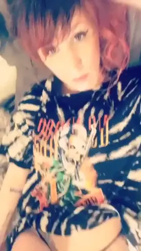 I just want an older man to move my thong to the side and take advantage of me.🤫🥰